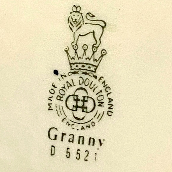 Original vintage antique LARGE ROYAL DOULTON ENGLAND TOBY JUG  “GRANNY” - Picture 7 of 7